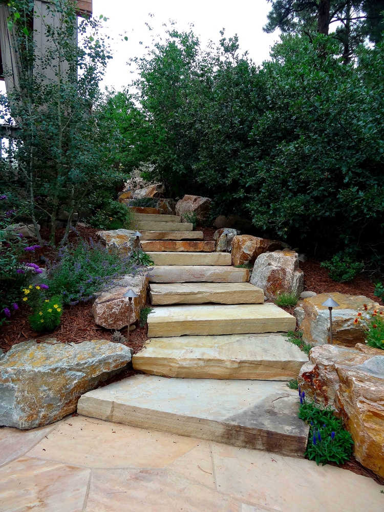 escalier en pierre jardin marches forme irrégulière