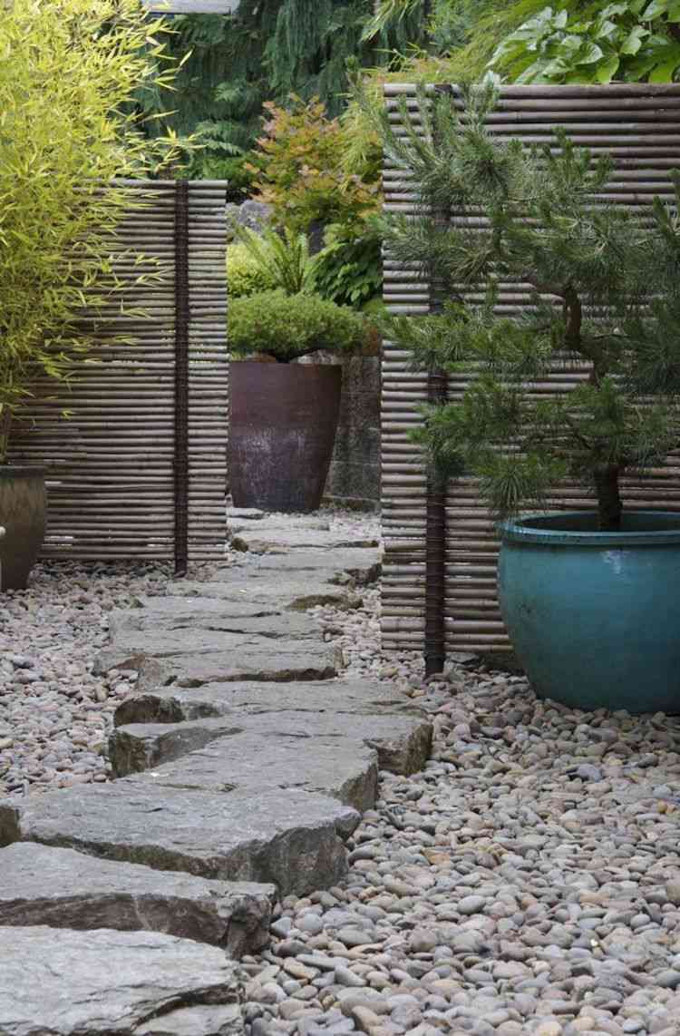 Brise vue bambou et clôture pour plus d'intimité dans le jardin