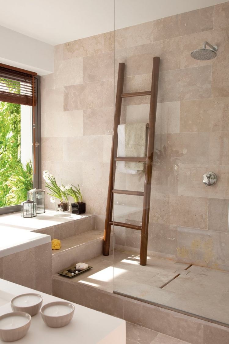 20 salles de bains modernes avec parois de douche en verre