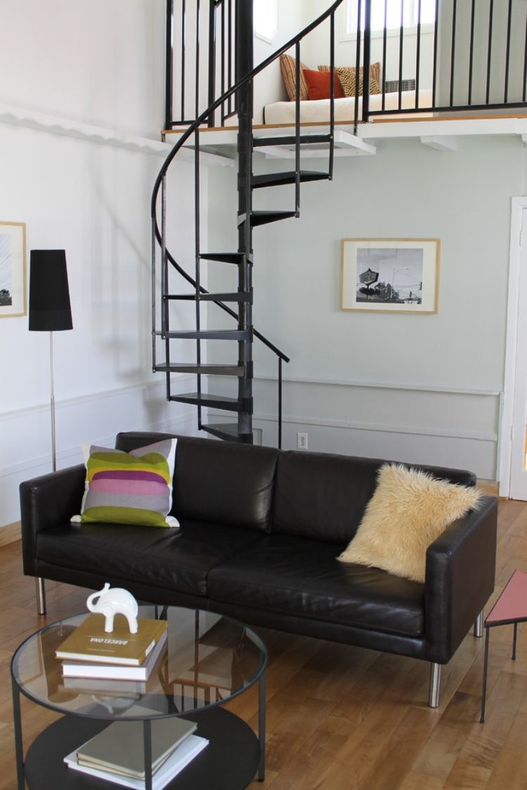 Escalier hélicoïdal comme élément décoratif à la maison