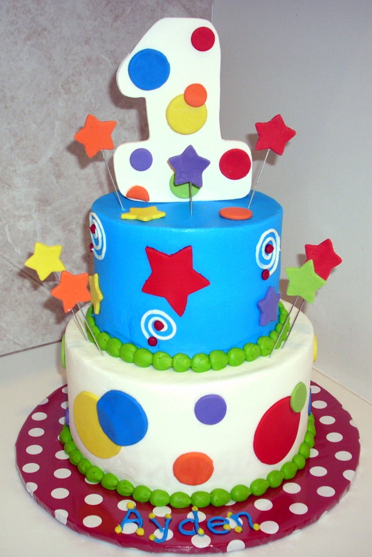 Gâteau pour le premier anniversaire de bébé Cubes  - gateau anniversaire un an