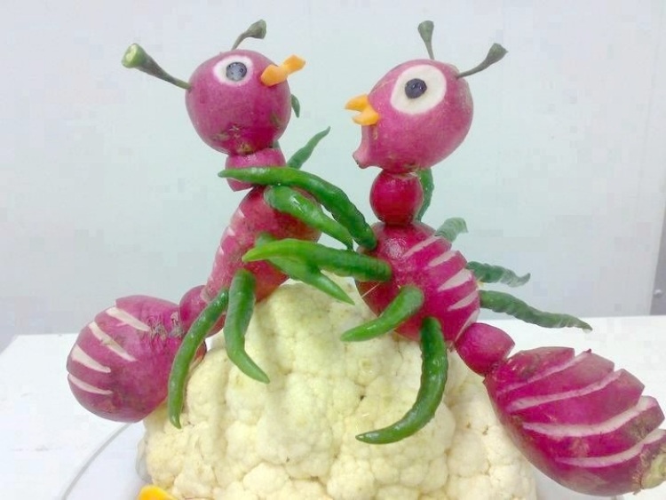 sculpture-fruit-legume-fourmis-radis-chili sculpture sur fruit