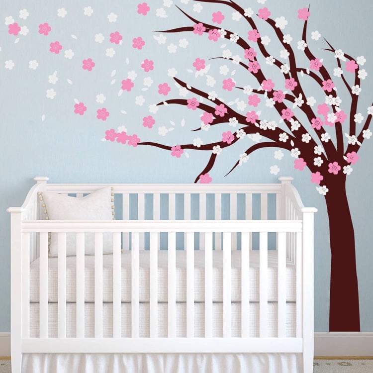 Stickers arbre dans la chambre bébé et enfant en 28 idées
