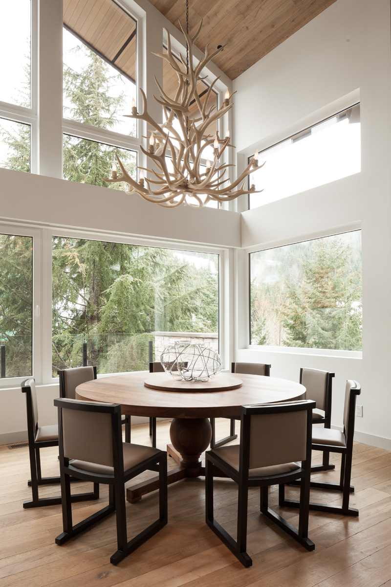 Aménagement intérieur moderne d'une maison au canada