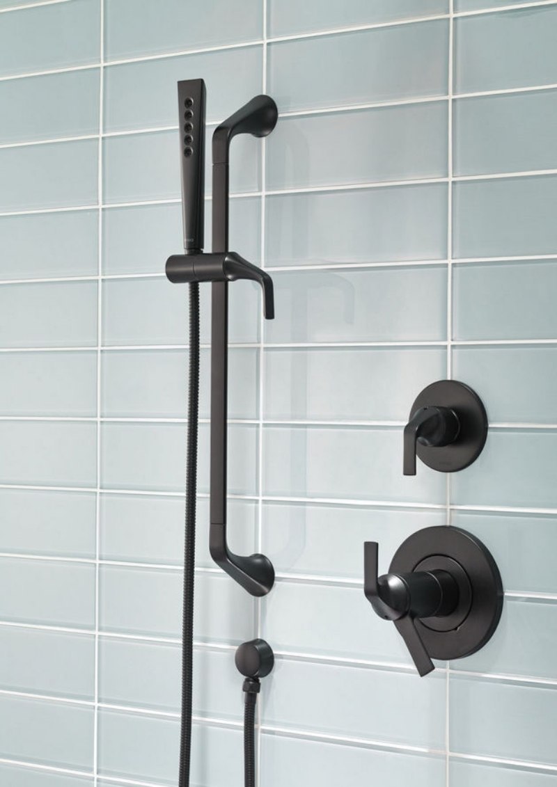 Robinet design pour la cuisine et la salle de bains noir et blanc