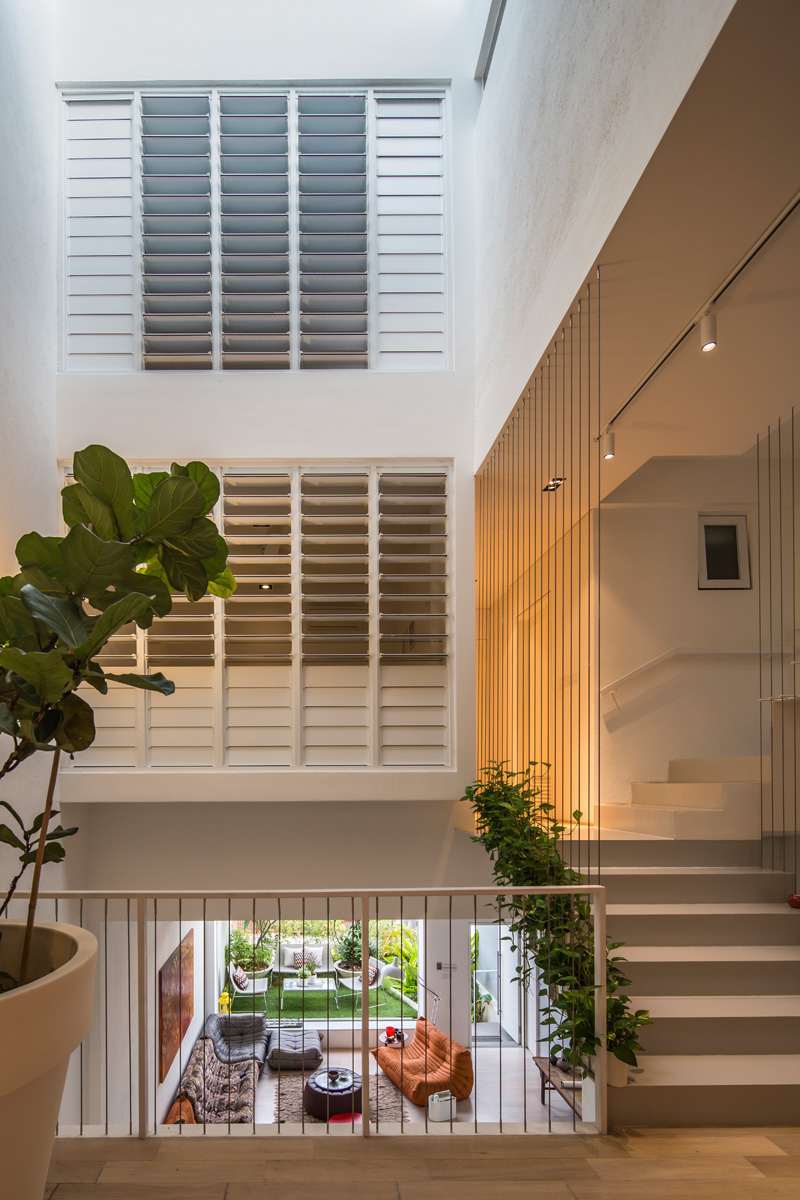 Canapé modulable design dans une maison d'architecte
