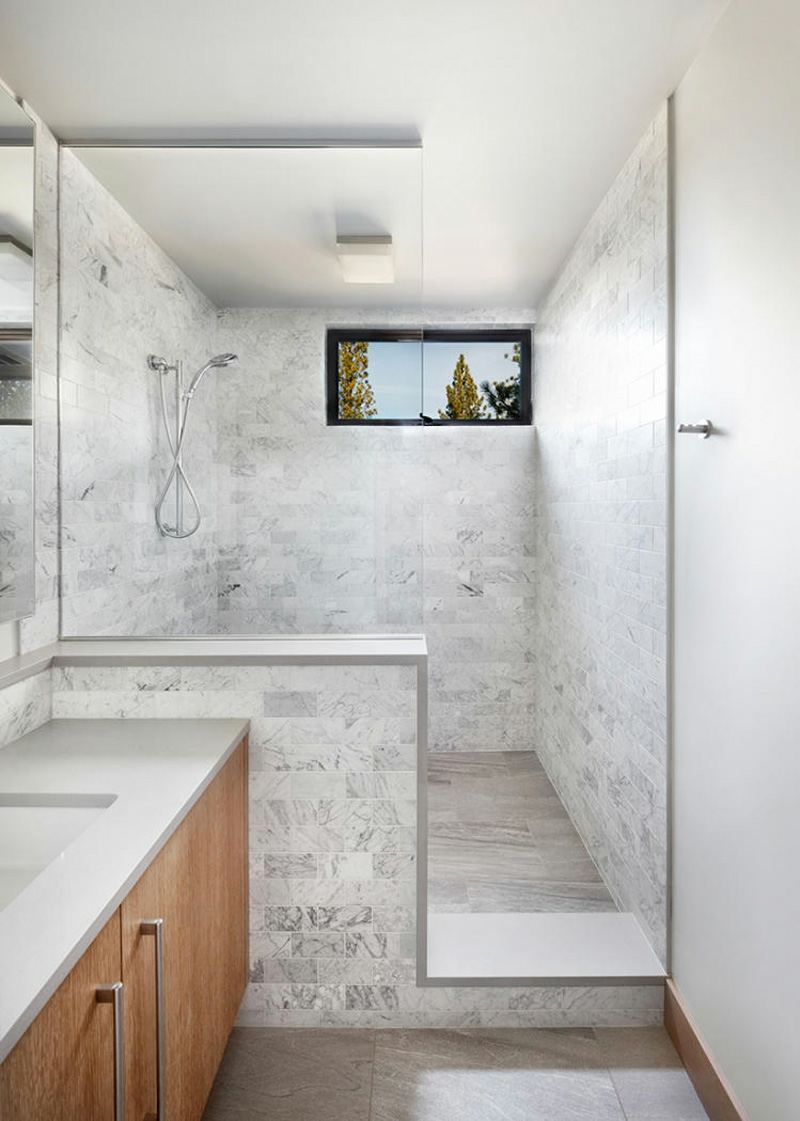 Mur en pierre accent dans une maison rustique moderne