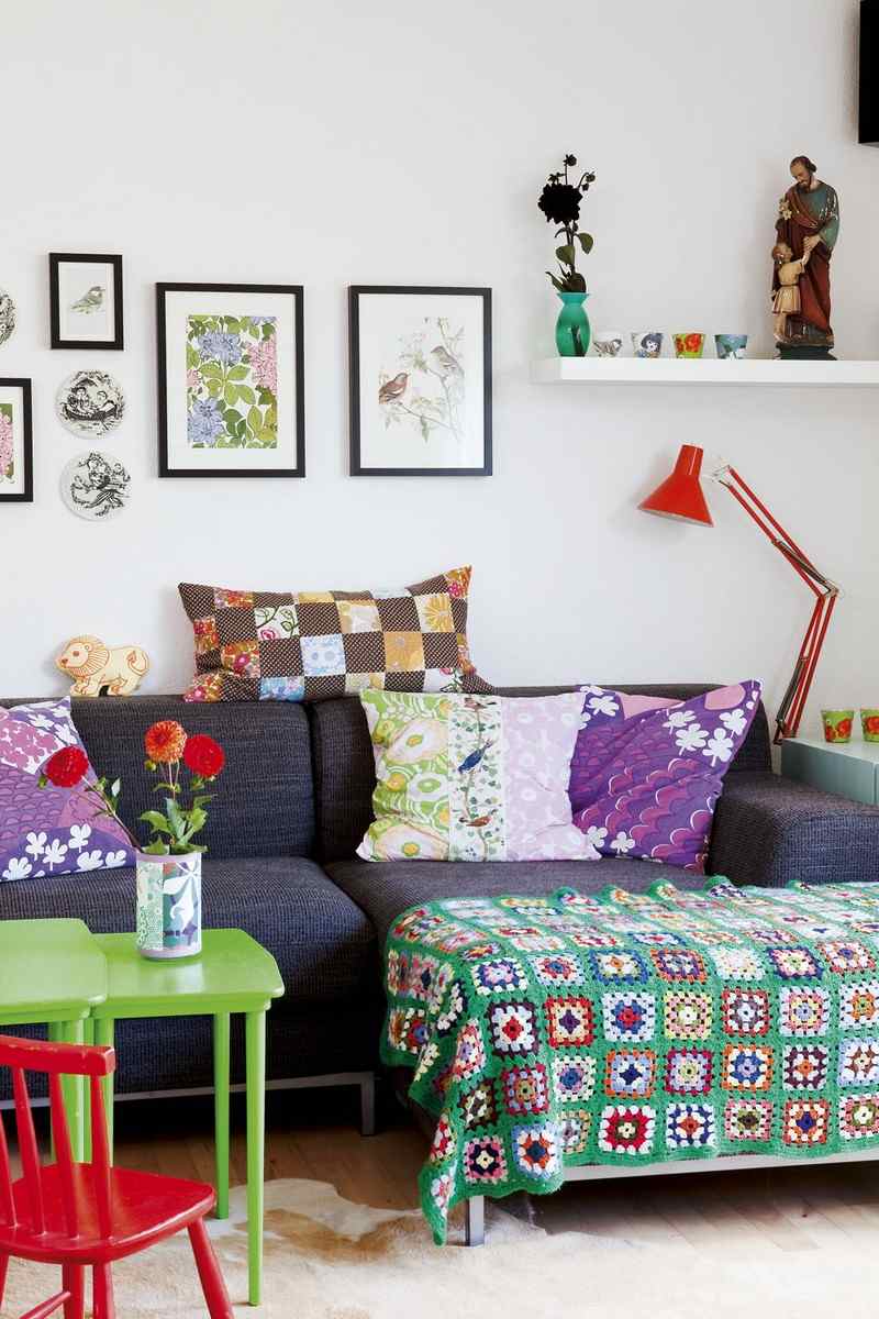 Idée déco petit salon maximiser l'espace à l'aide d'accents