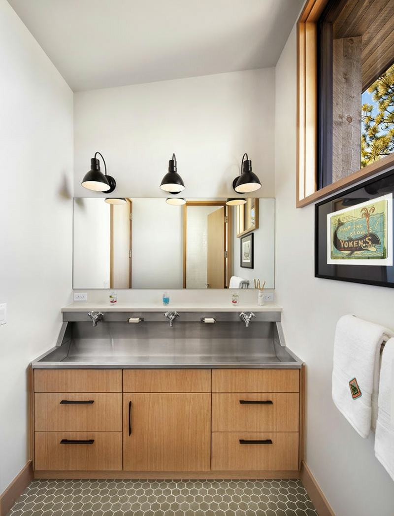 Mur en pierre accent dans une maison rustique moderne