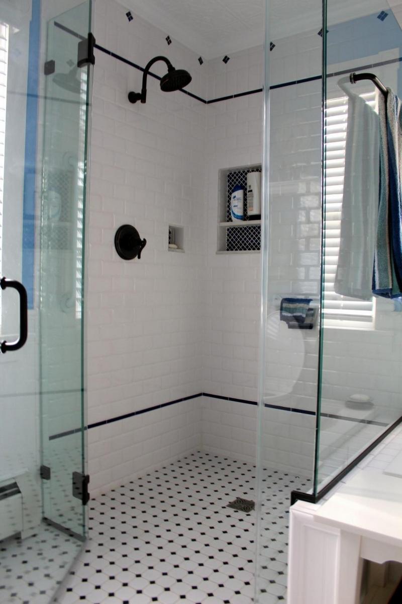 Salle de bain retro avec douche avec haute résolution fonds d ...