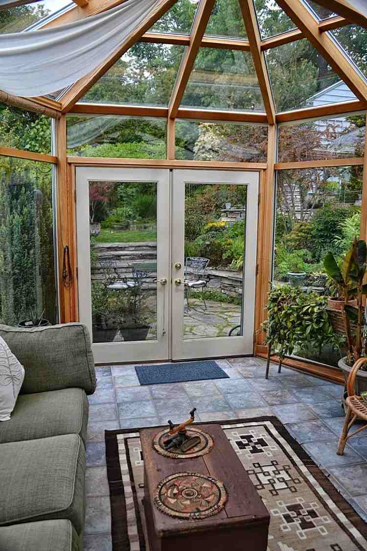 Véranda bois en 35 idées d'aménagement et décoration