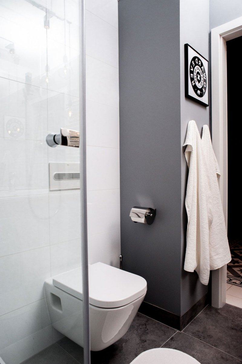 Déco noir et blanc dans un petit appartement chic et raffiné