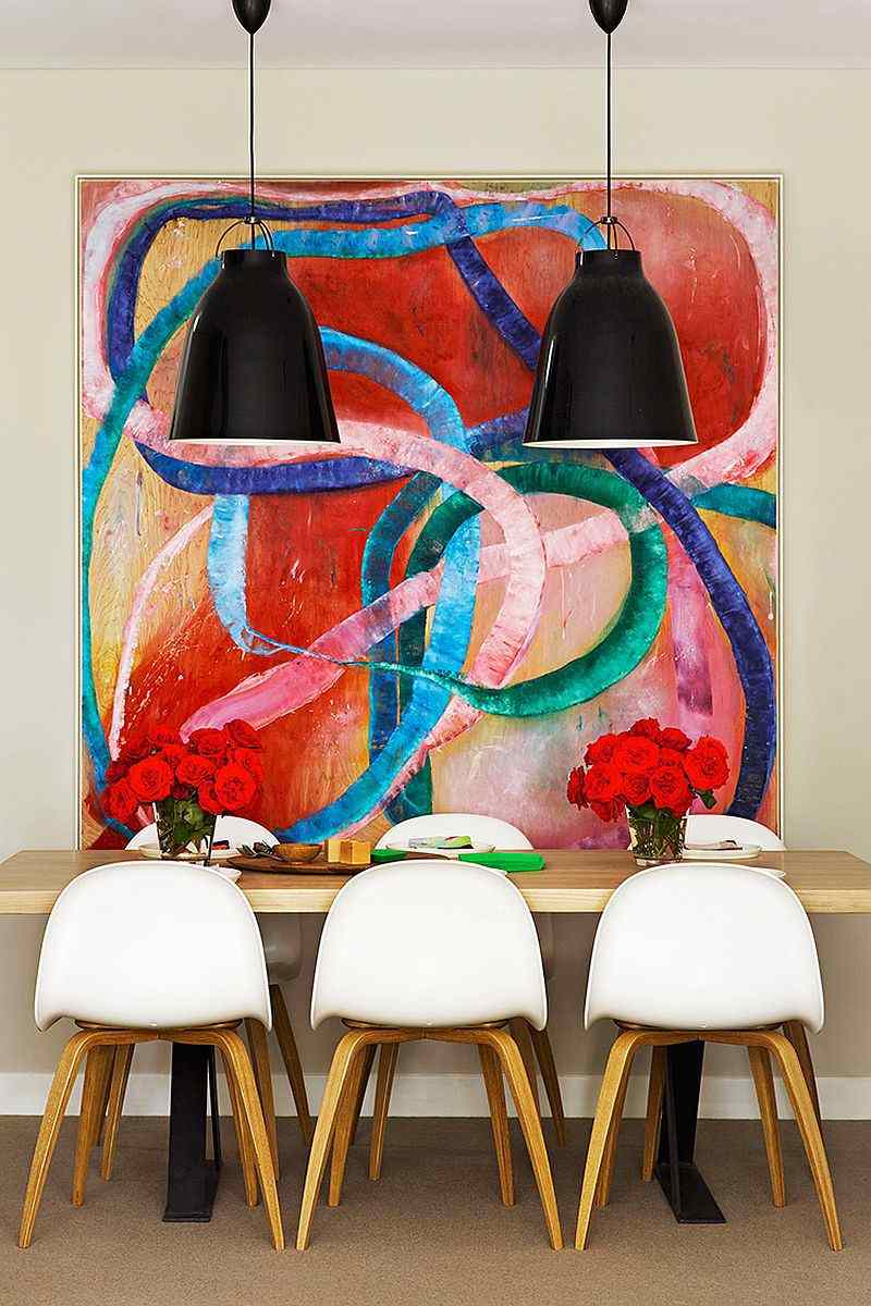 Idée déco salle à manger où la déco murale colorée prend vie