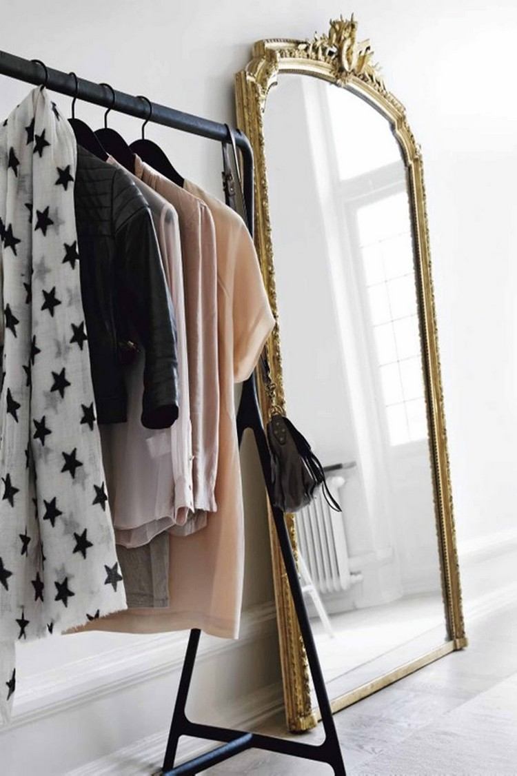 Miroir cadre bois – un accessoire à la fois pratique et esthétique