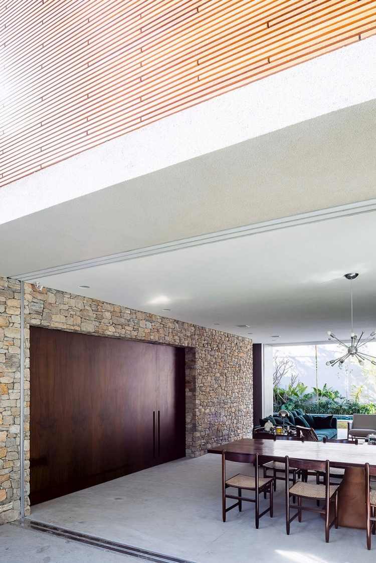 Bardage claire voie vertical et horizontal en bois la casa lara