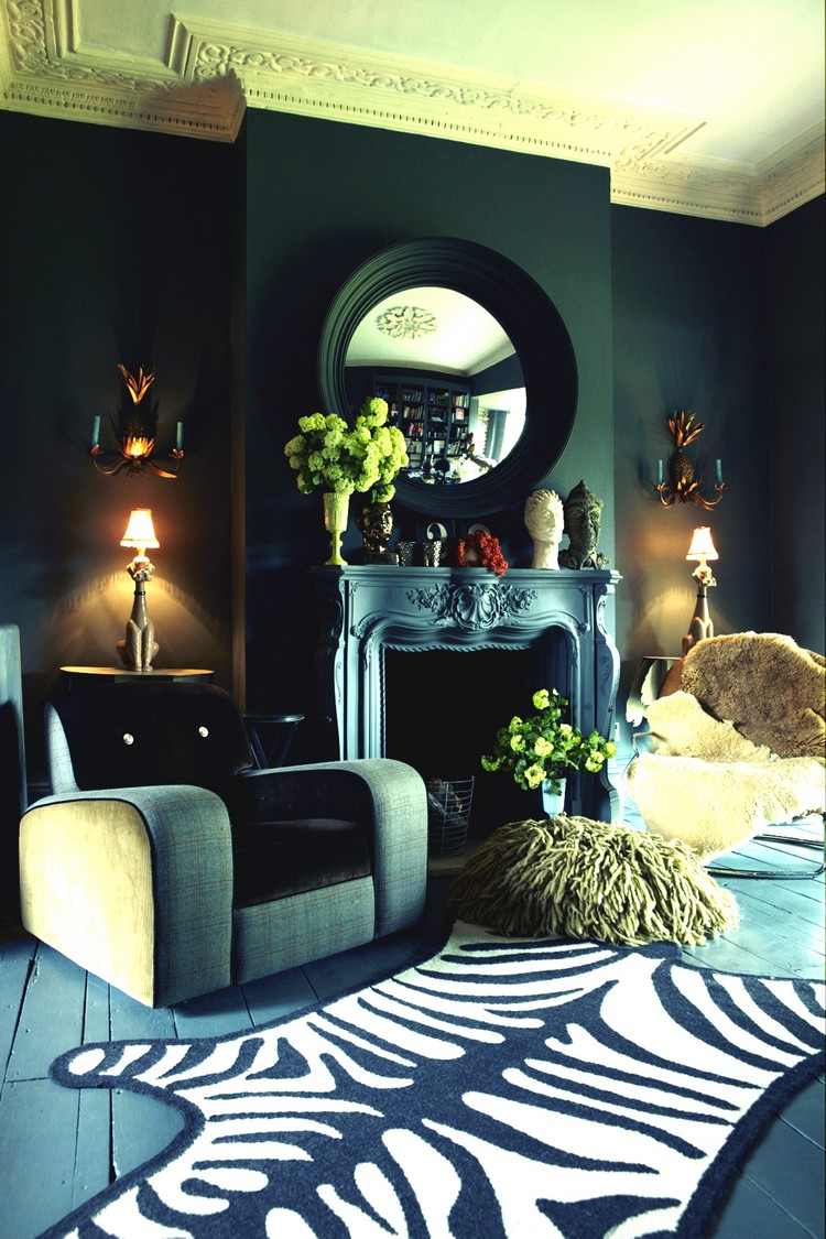 Peinture salon moderne – apprivoisez les couleurs sombres !