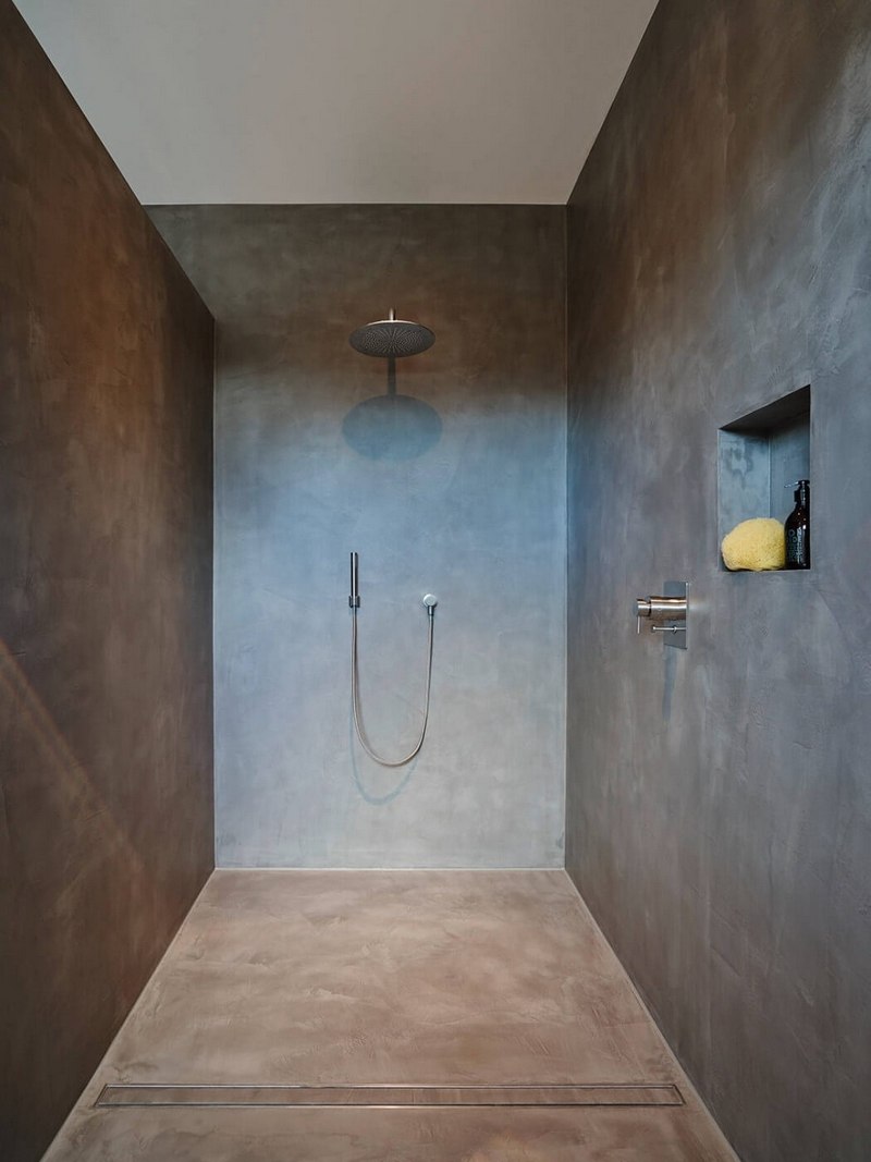 Meubles blanc et bois et salle de bain béton ciré penthouse de luxe