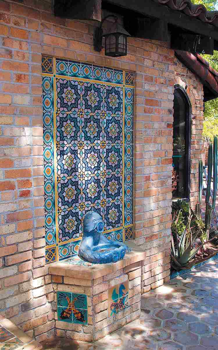 Installer une fontaine murale de jardin conseils, vidéo, photos