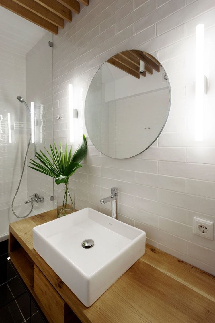 Cloison vitrée atelier, déco en bois et gris et brique dans un ...