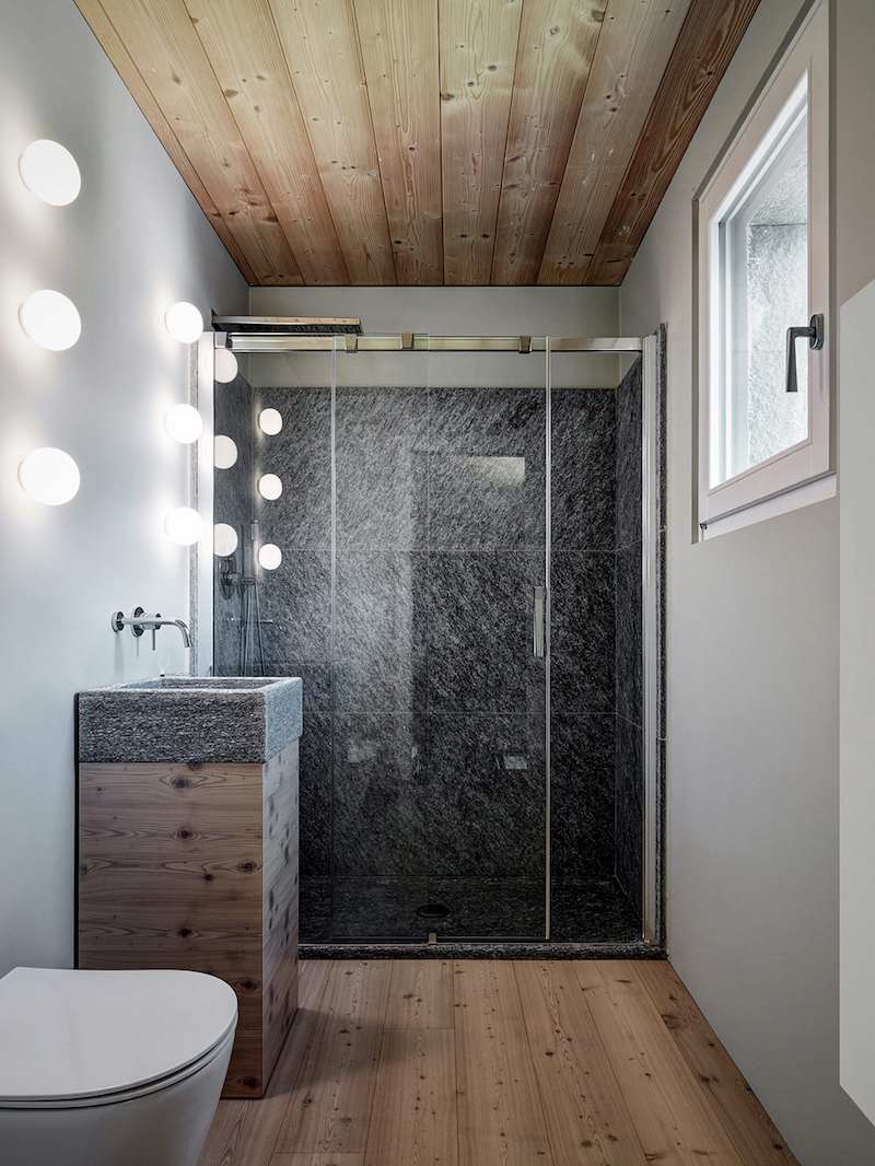 Maison en pierre naturelle et bois massif aux pieds des alpes ...