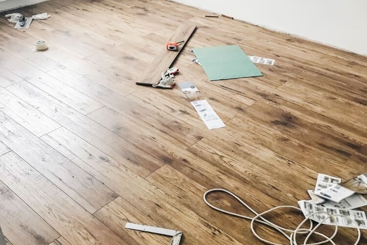 Comment rénover un parquet travaux conseils entretien