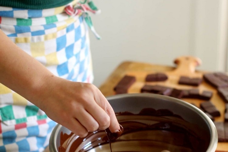 Comment Enlever Une Tache De Chocolat Et Autres Friandises