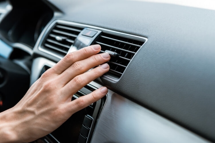 Refroidir une voiture dans la chaleur d été les méthodes efficaces