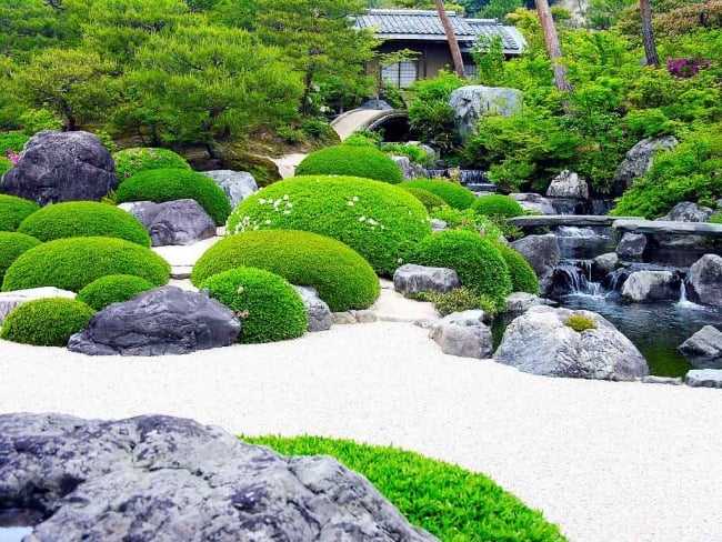 jardin-japonais-pierre-blanc-galets-étang