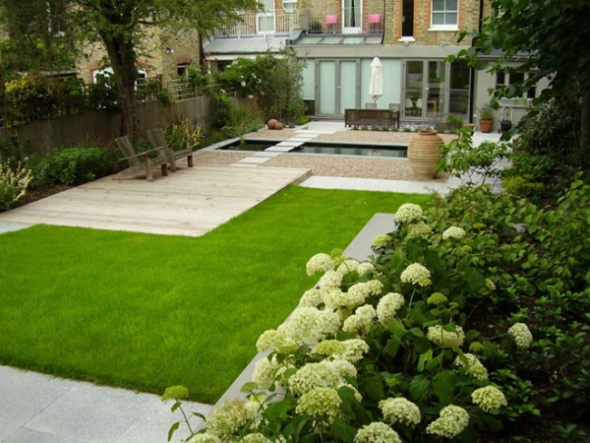 jardin-moderne-formel-pelouse-piscine-hortensia