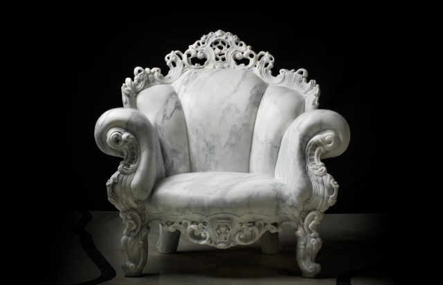 Proust fauteuil marbre blanc courbes décoratives