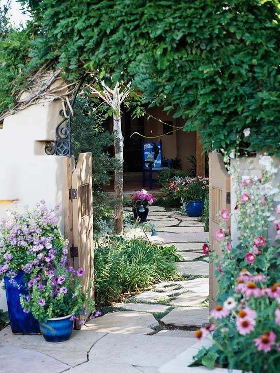 allée-jardin-pas-japonais-cour-sympatique-arbres