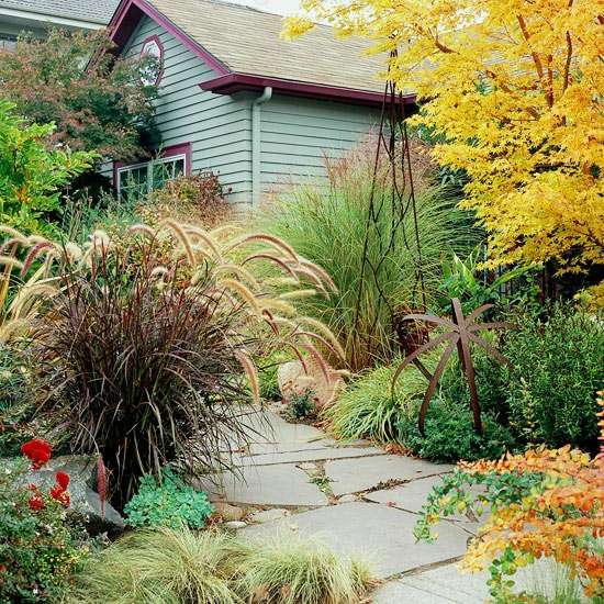 allée de jardin pierres-naturelles-maison-bois-automn