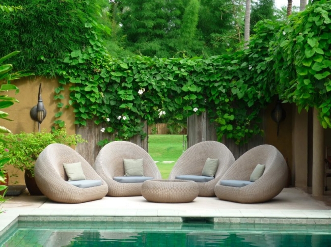 aménagement de jardin terrasse-piscine-coin-relaxante
