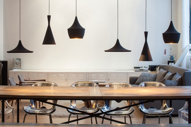 appartement moderne cuisine lampes suspendues bois