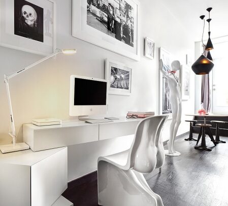 bureau design blanc chaise motif humaine