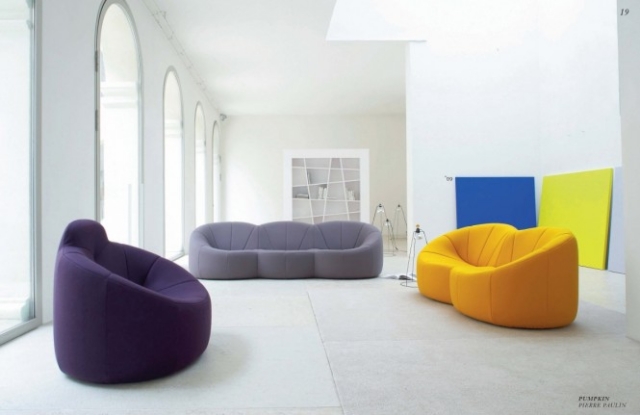 canapé modulable violette jaune murs blancs meubles de salon modernes