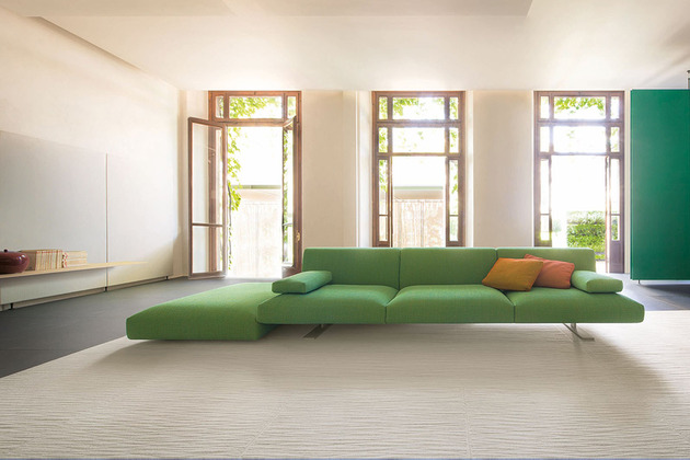 canapé-vert-design-coussins-tapis-blanc Meubles pour la terrasse