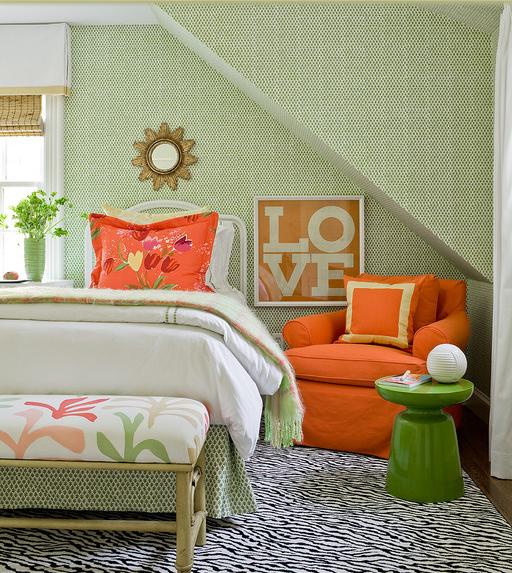 chambre-ado-fille-éléments-orange-décoration-fleurs