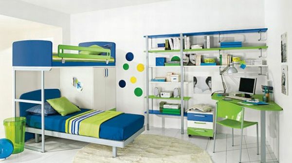 chambre-garçon-lits-mezzanine-rangements-pratiques