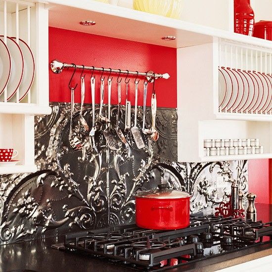 cuisine-rouge-métal-étain-embossé