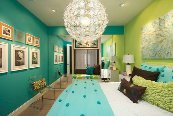 décoration-chambre-fille-turquoise-lampion-papier-coussins