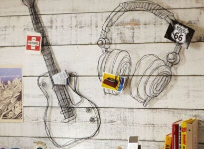 decoration-en-grillage-avec-ornaments-pour-mur