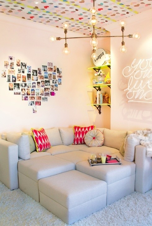 déco-papier-coussins-collage-photos-coeurs-papier