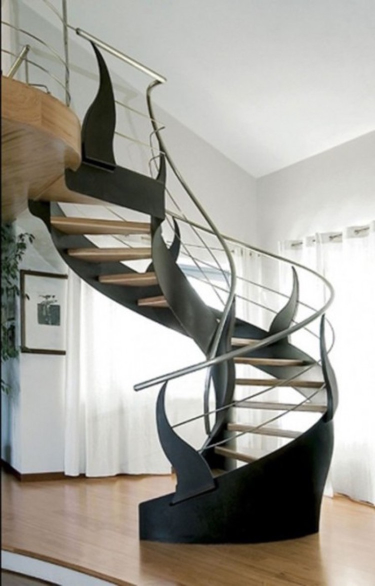 escalier-colimaçon-métallique-spirale-design-extraordinaire