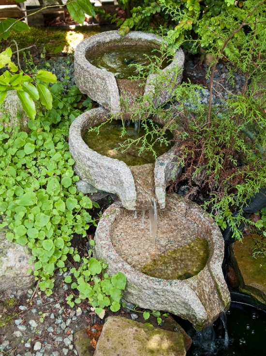 fontaine-de-jardin-pierre-naturelle-trois-niveaux