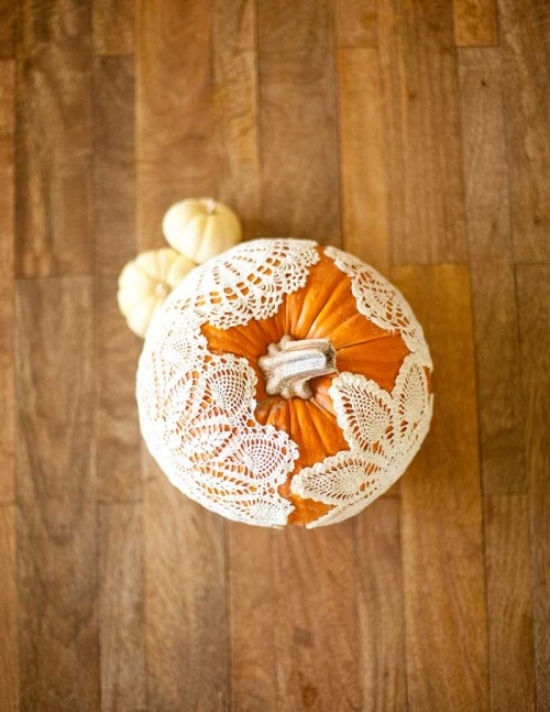 idée-déco-citrouille-d` Halloween-dentelle-au-crochet