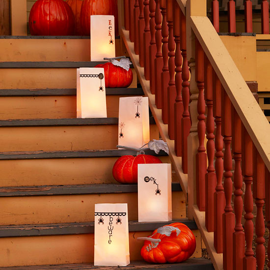 idée-décoration-d'Halloween-jardin-citrouilles-escalier