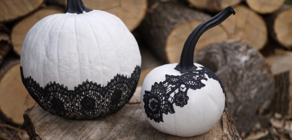 idée-originale-citrouille-d`Halloween-dentelle-crochet-noir
