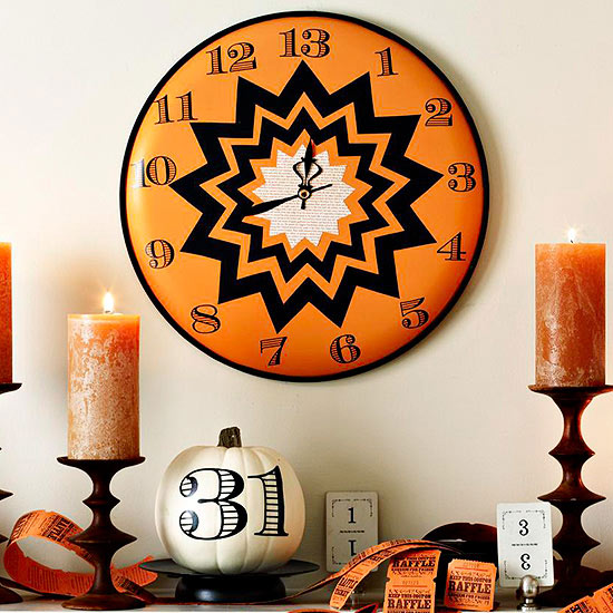 idée-originale-décoration-d'Halloween-horloge-orange-noir