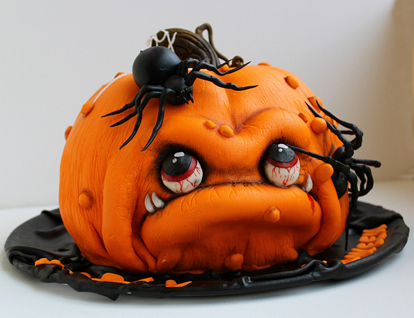 idée-originale-gâteau-d`Halloween-monstre-araignée
